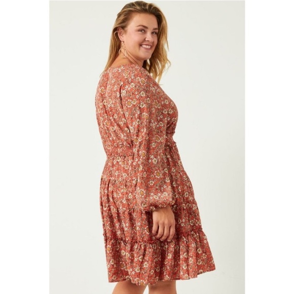 Hayden-1x Tiered V Neck Dress Fall Ready - Picture 5 of 8